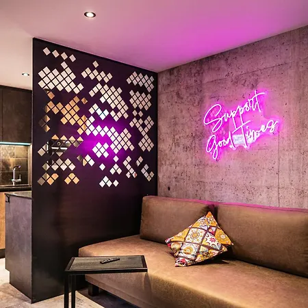 Philson * Σάαλμπαχ-Χίντεργκλεμ